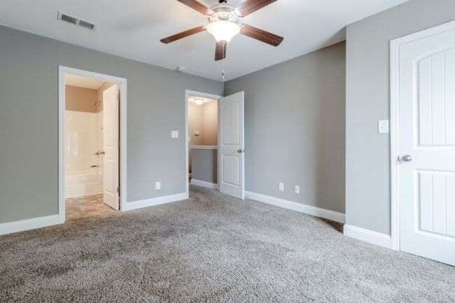 Building Photo - 938 Charlotte St