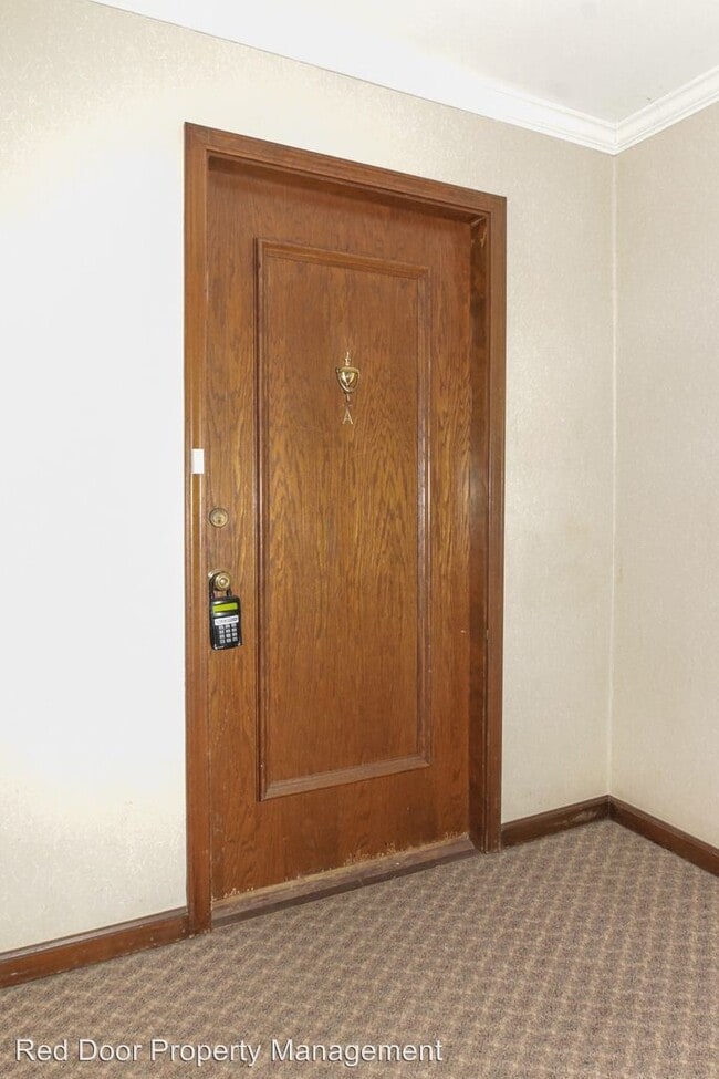 Building Photo - 7450 Lions Head Dr