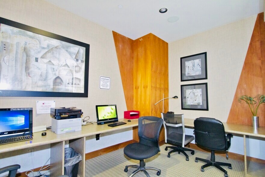 business center - 101 Market St