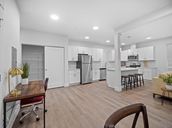 Building Photo - Perrine Court