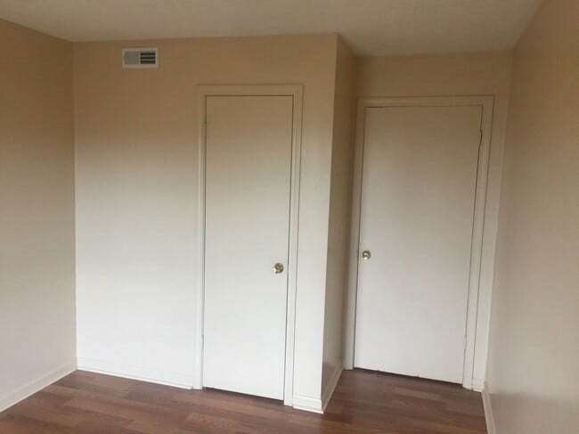 Building Photo - Robinwood Apartments