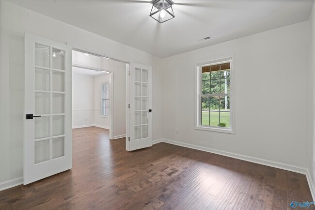 Building Photo - 122 Emory Dr