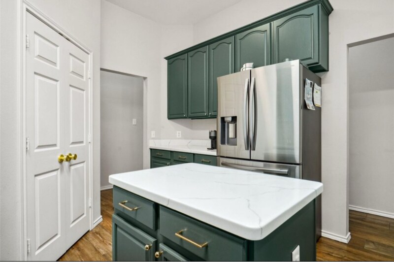 Building Photo - 5908 Creekway Dr
