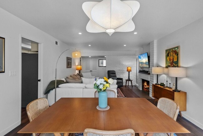 Building Photo - 6 Month Furnished Home at Collwood Manor