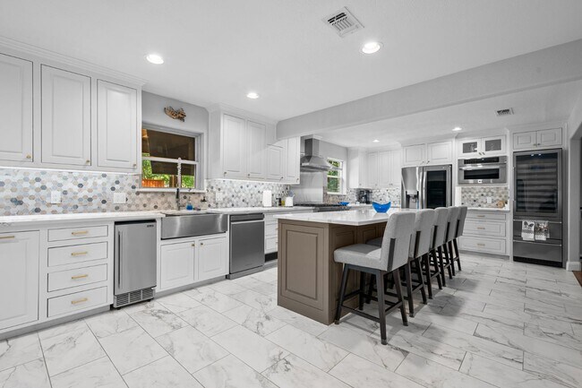 Building Photo - 3621 Welwyn Way Dr