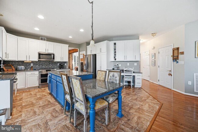 Building Photo - 753 Bonnie Ridge Dr NE