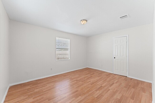 Building Photo - 12206 Ormandy St