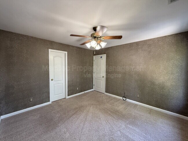 Building Photo - 10500 Westfield Ln