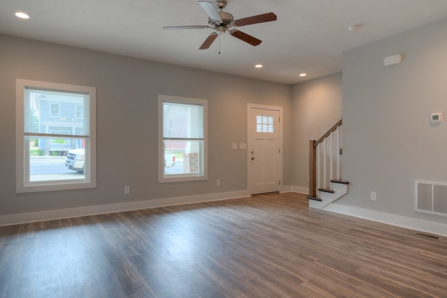 Building Photo - 211 Uptown Trail