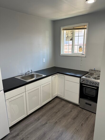 Building Photo - 217 McGrue Ave