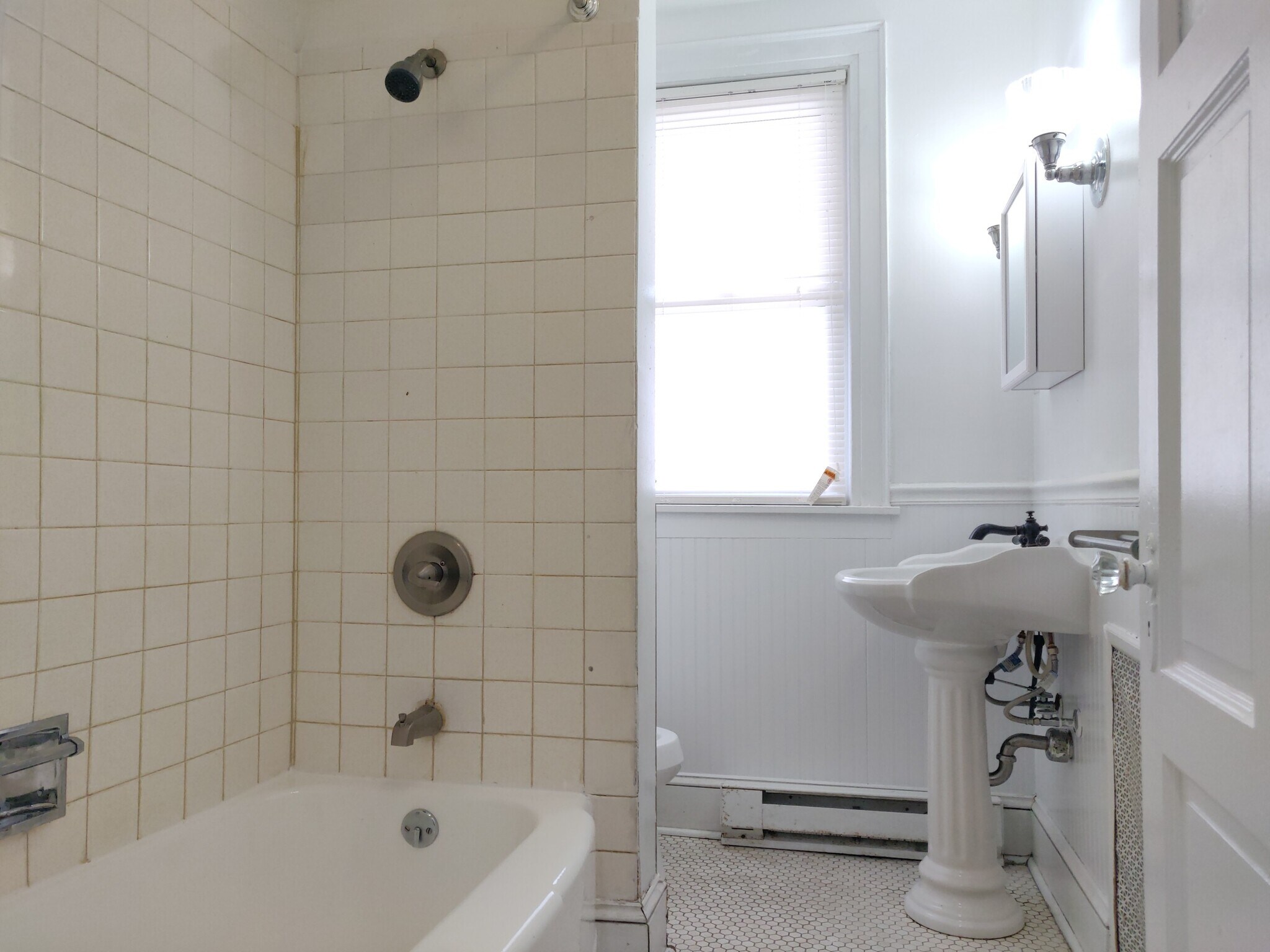 Bathroom p1 - 225 S Main Ave