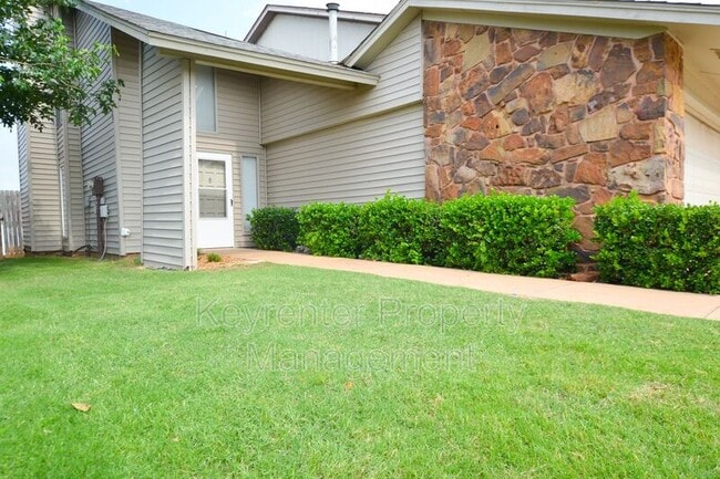 Building Photo - 10209 Shadowridge Dr