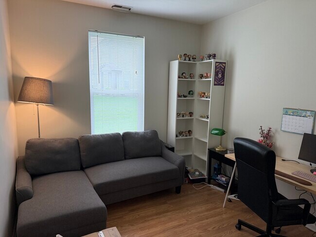 Building Photo - 3129 Ollerton Ave