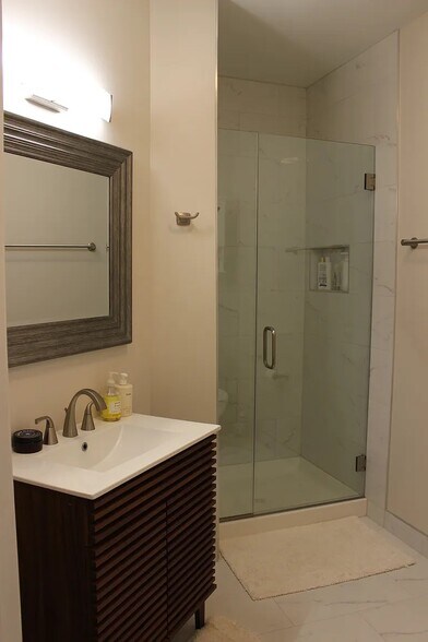 Building Photo - 757 N Orleans St