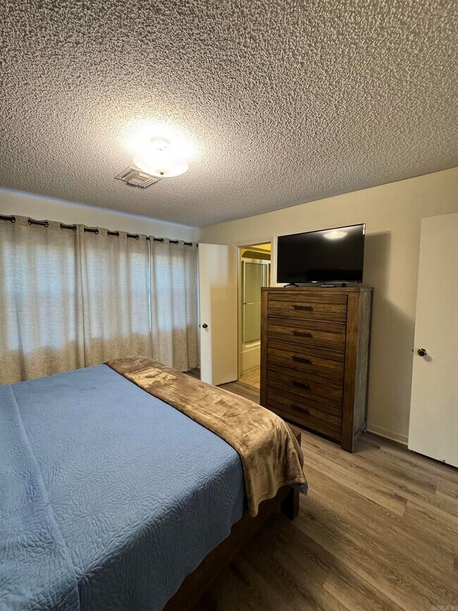 Building Photo - 5371 Central Ave