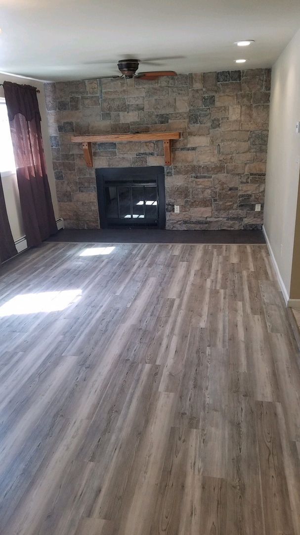 Building Photo - 4 Bedroom Duplex