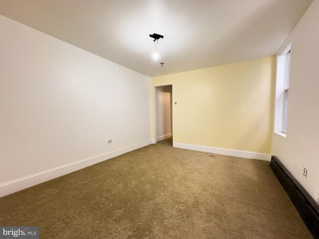 Building Photo - 262 Apsley St