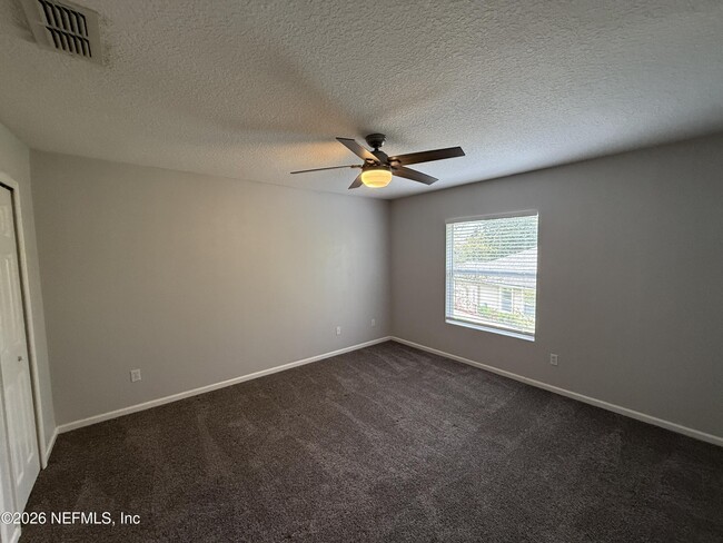 Building Photo - 1590 Vineland Cir