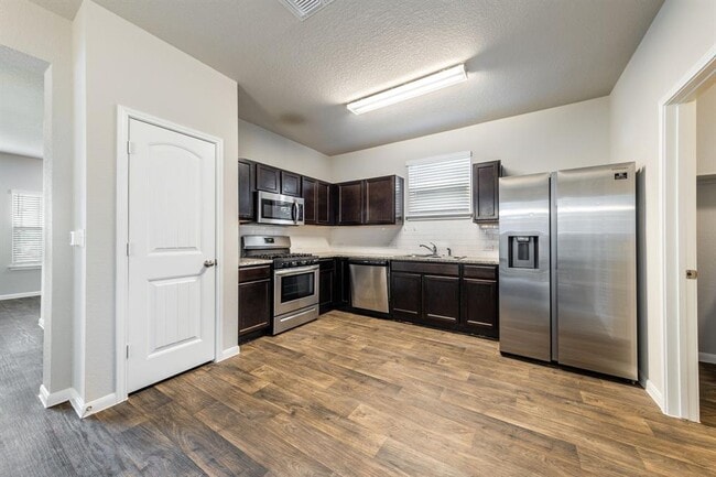 Building Photo - 1914 Whitaker Dr