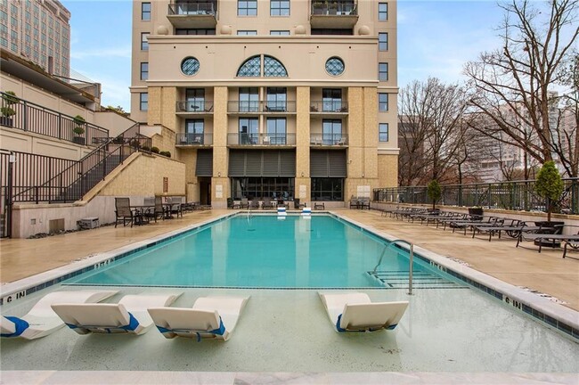 Primary Photo - 3040 Peachtree Rd NW