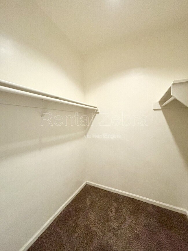 Building Photo - 317 W Main St