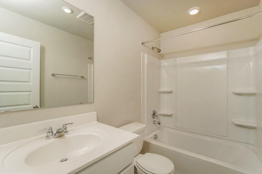Building Photo - 511 Roquefort St