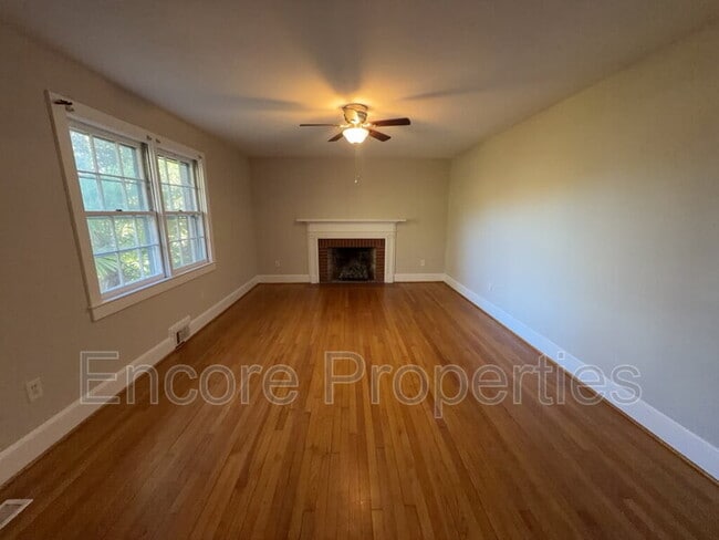 Building Photo - 2032 N Main St