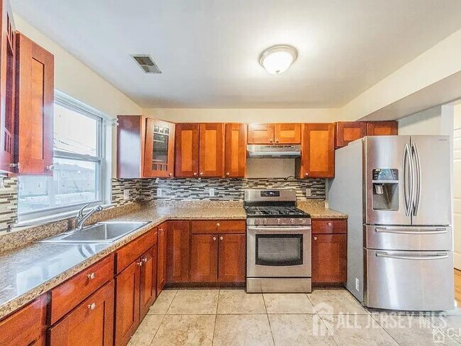 Building Photo - 44 N Whittier St