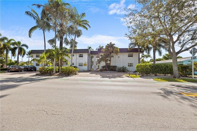 Building Photo - 1470 N Dixie Hwy