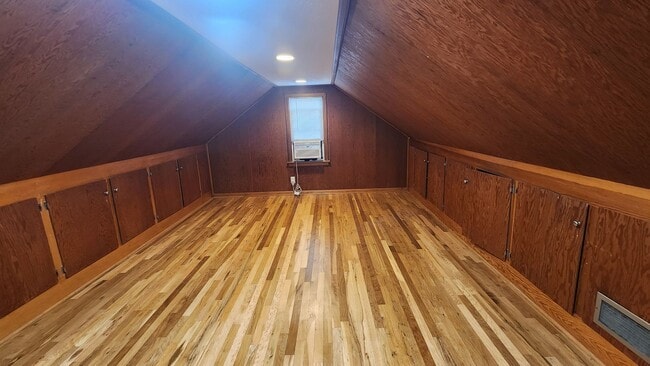 Building Photo - Charming Benson Home