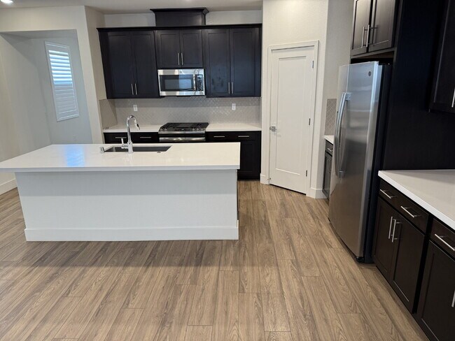 Building Photo - Beautiful 4 Bedroom, 3 Bath Home with Solar in Highly Desired Tracy Hills Community