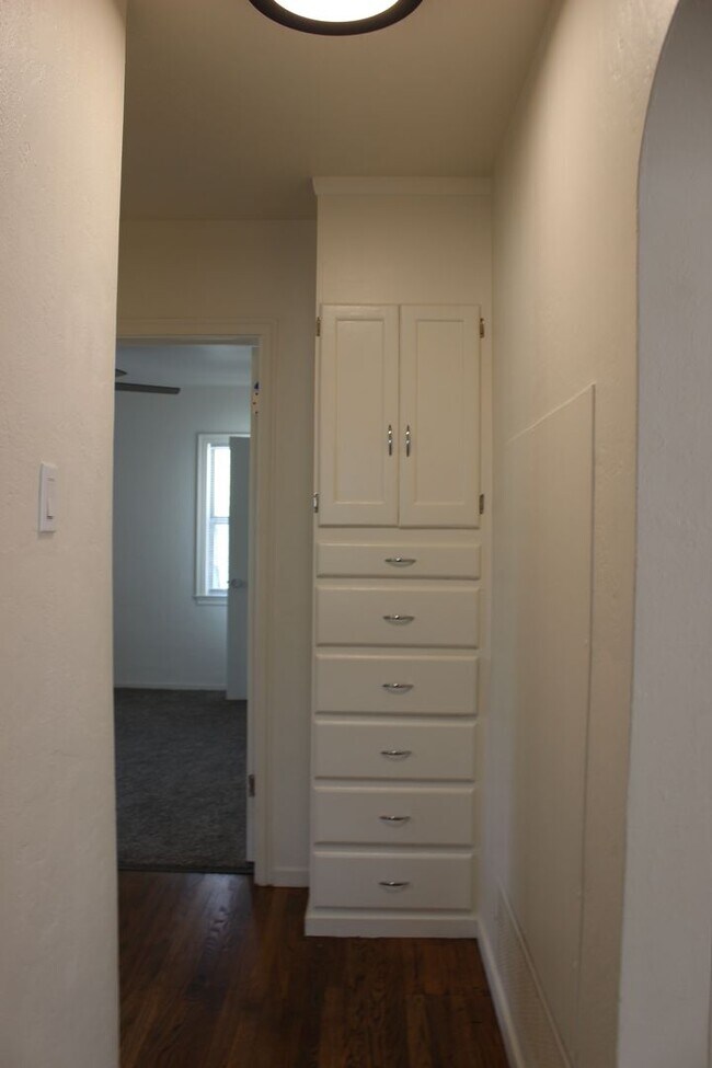 Building Photo - 1624 G St