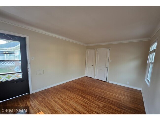 Building Photo - 2056 Bayard Ave