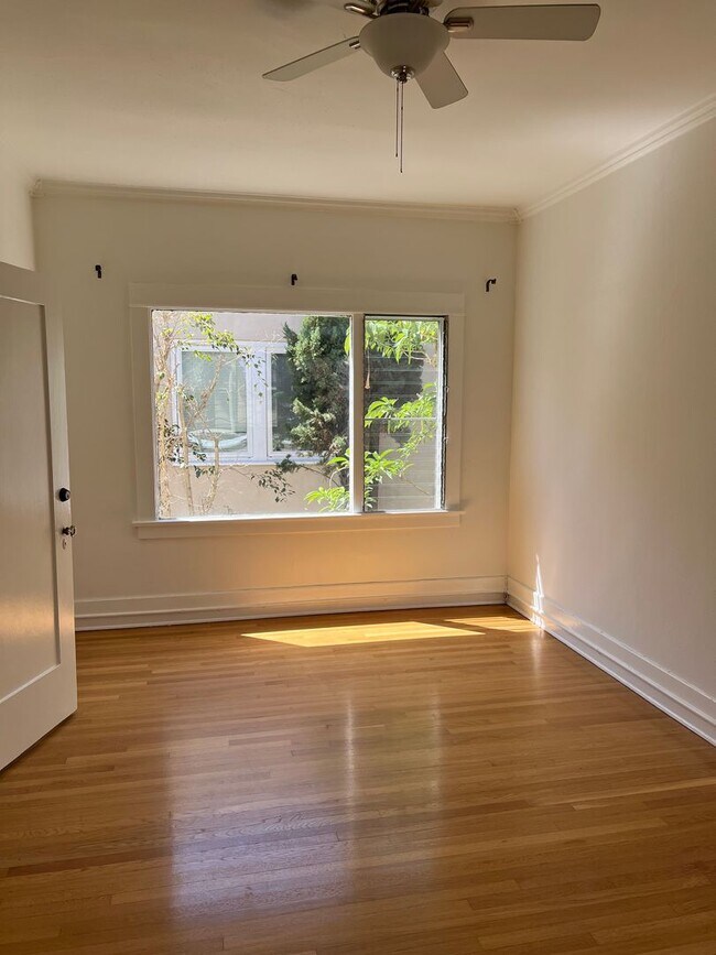 Building Photo - Oceanview Two Bedroom Apartment with Laund...
