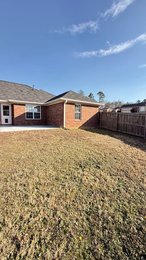 Building Photo - 1500 Cedar Hill Trail