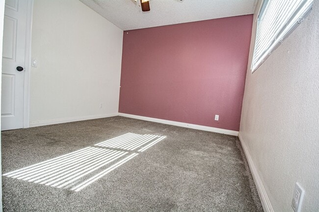 Building Photo - 8644 Frankfort St