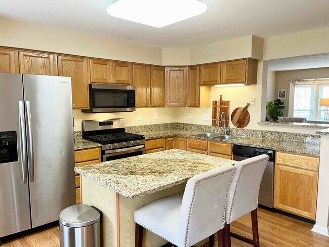 Primary Photo - 595 Coach Hill Ct