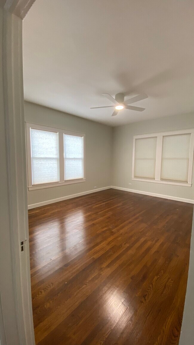 Bedroom 1 - 316 E Lullwood Ave