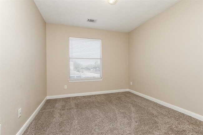 Building Photo - 24006 Lestergate Dr