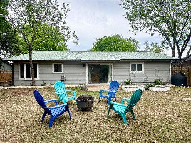 Building Photo - 2707 Ashdale Dr