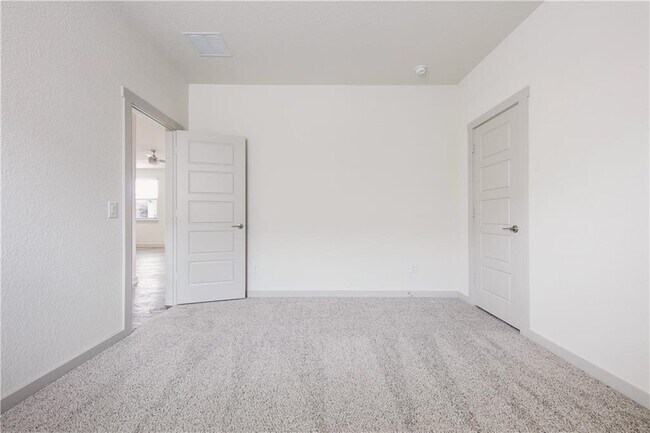 Building Photo - 101 Parryi Cove