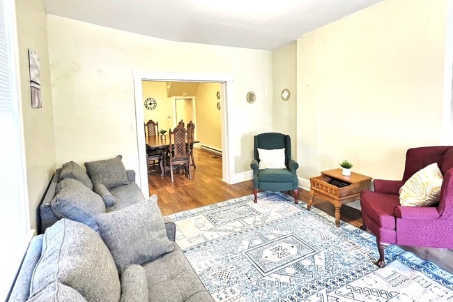 Building Photo - 516 Bedford St