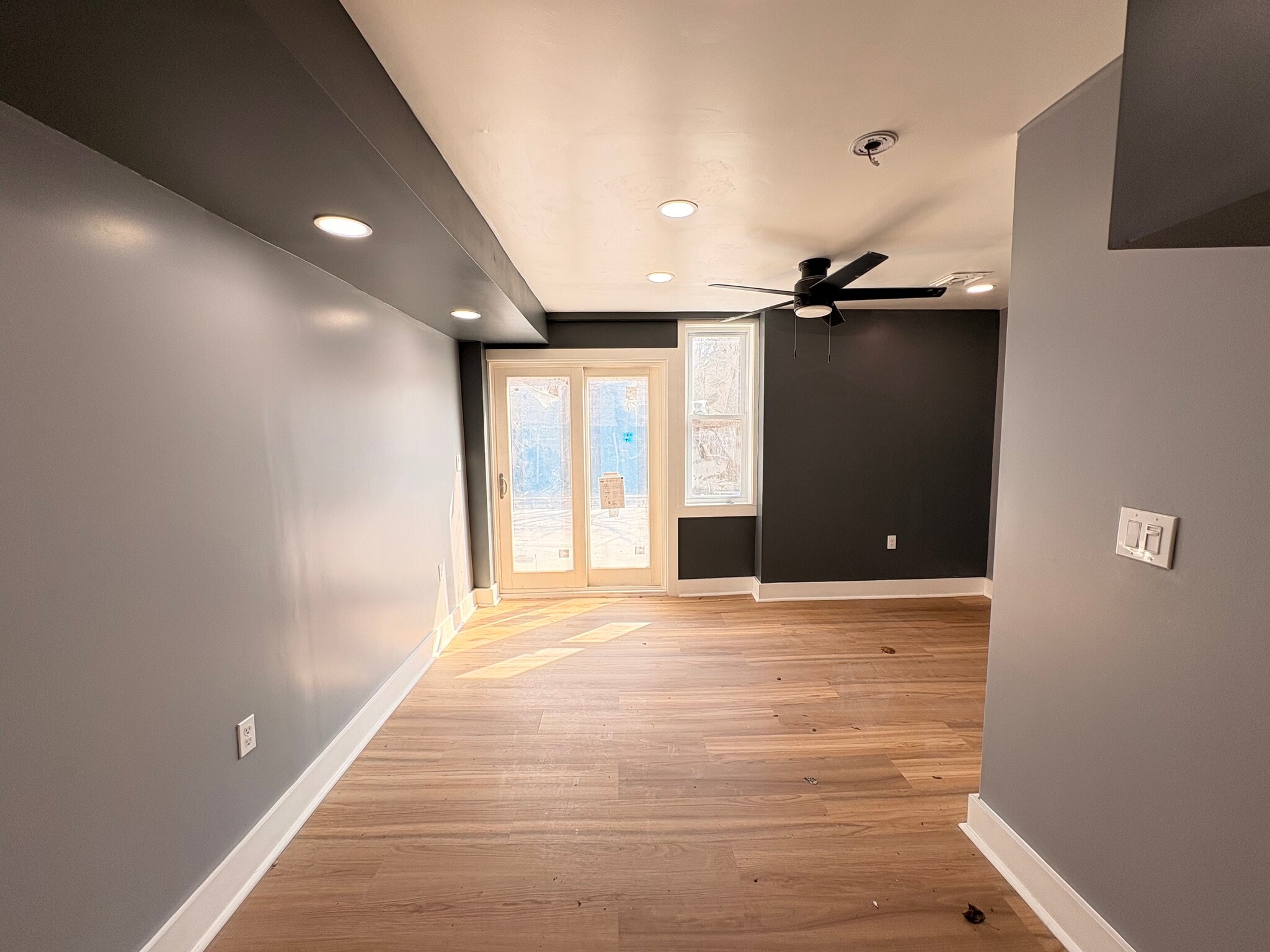 Building Photo - 5834 Phillips Ave