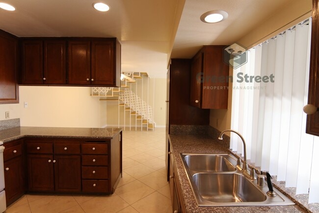 Building Photo - 3843 Camino Lindo