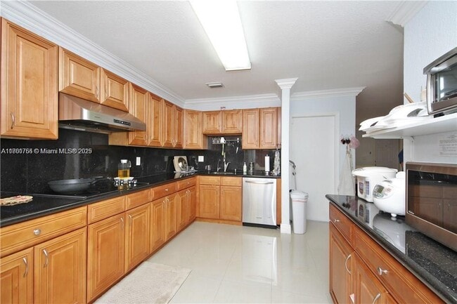 Building Photo - 7347 NW 173rd Dr