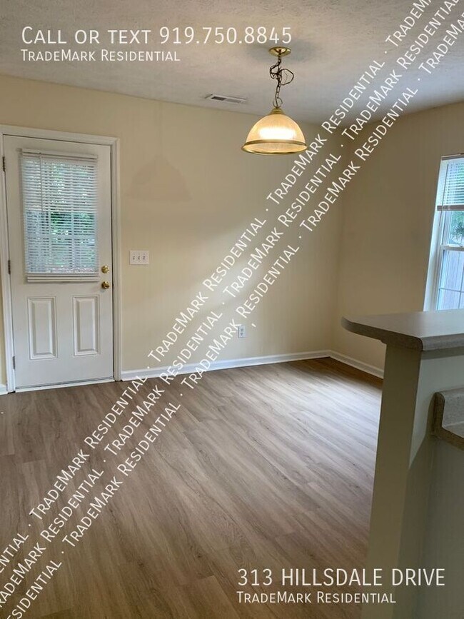 Building Photo - 313 Hillsdale Dr
