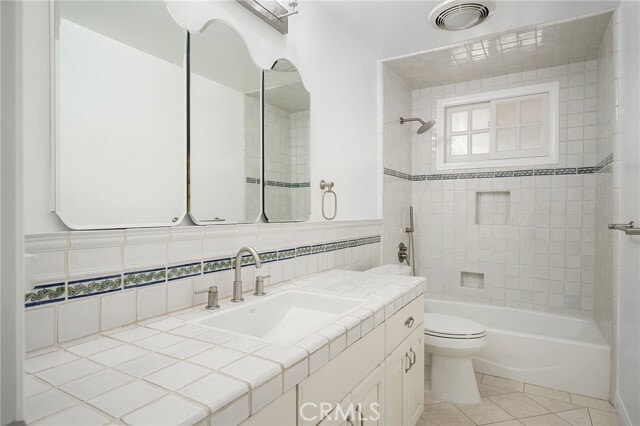 Building Photo - 16942 Kinzie St