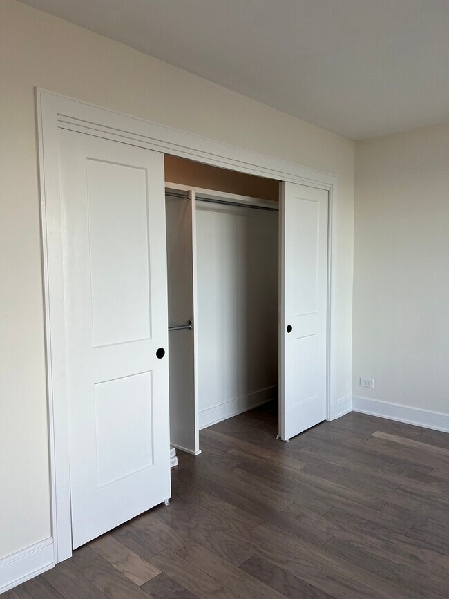 Building Photo - 1550 N Lake Shore Dr