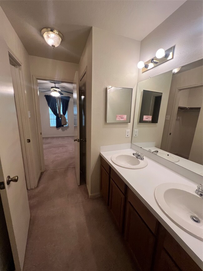 Building Photo - 4710 Salina St