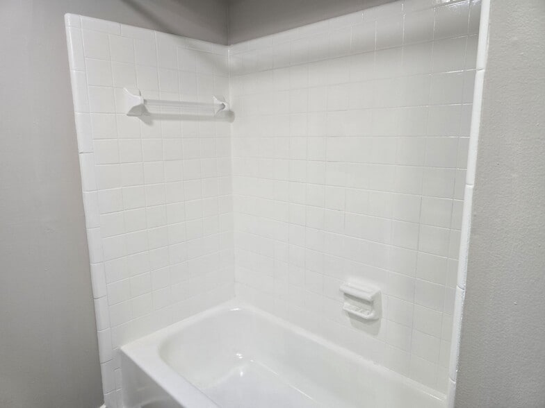 Building Photo - 38177 Jamestown Dr